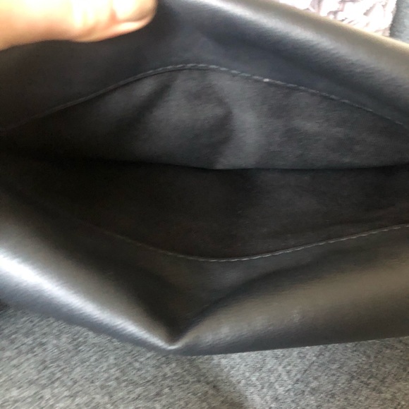 Zara Basic Shoulder Bag | Black 😎 - Picture 5 of 9